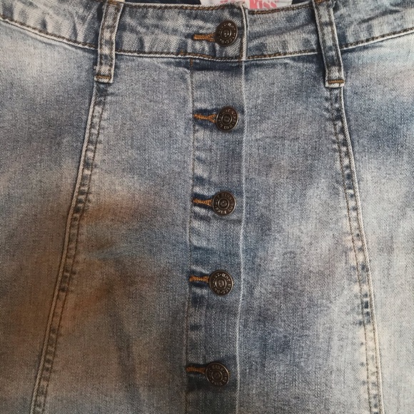 Button Down Denim Skirt - Picture 5 of 7